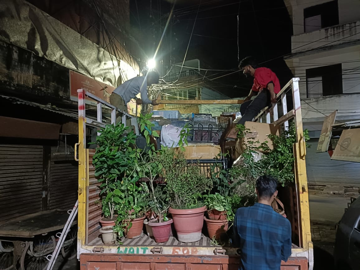 Packers and Movers Image